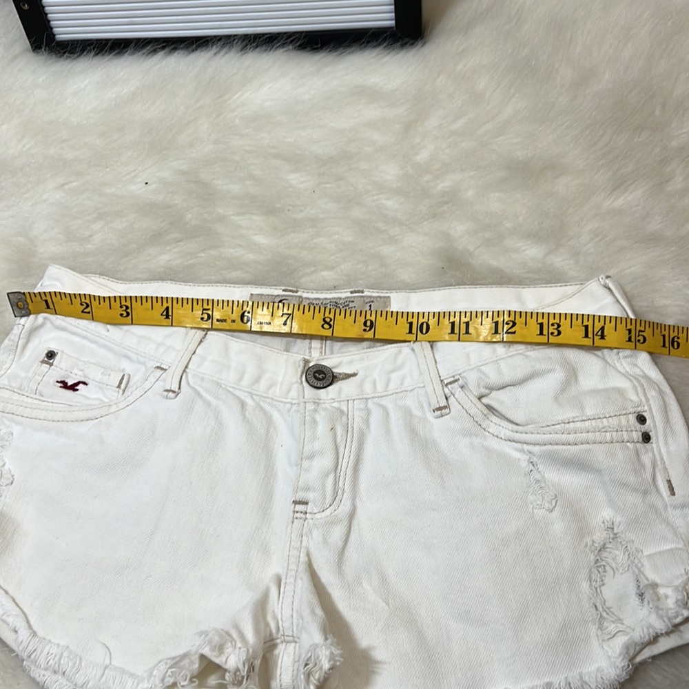 Hollister white distressed denim shorts - Picture 5 of 6